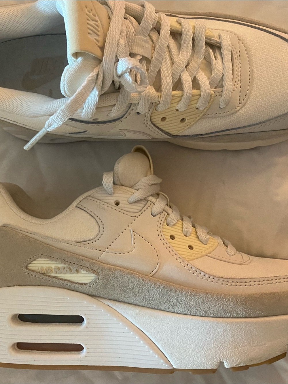 Nike Cream and White Air Max-size